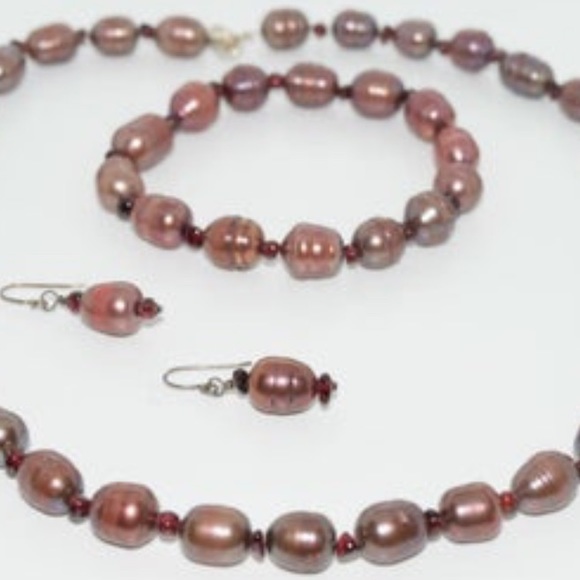 Magenta Cultured Pearls & Garnet Set - Picture 2 of 2